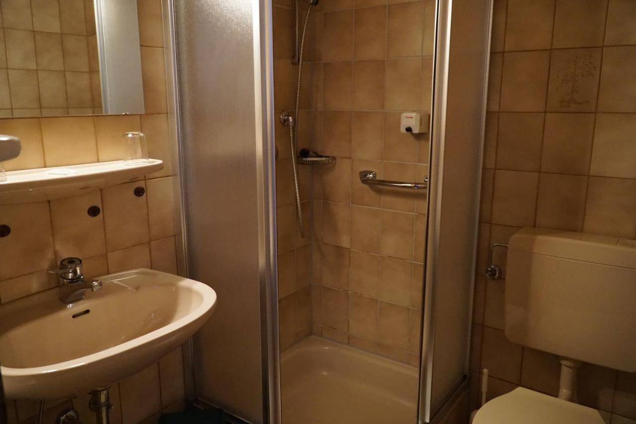Hotel Zum Goldenen Ochsen ไมคัมเมอร์ ภายนอก รูปภาพ