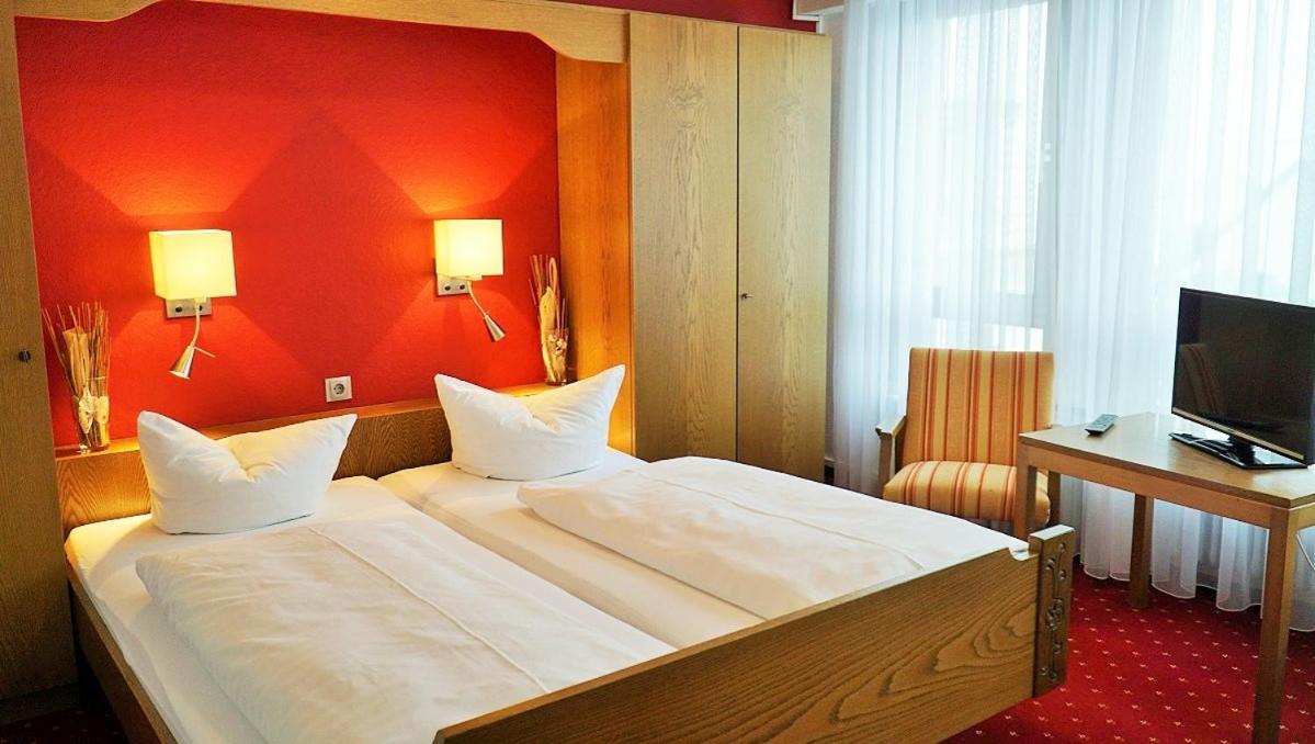 Hotel Zum Goldenen Ochsen ไมคัมเมอร์ ภายนอก รูปภาพ